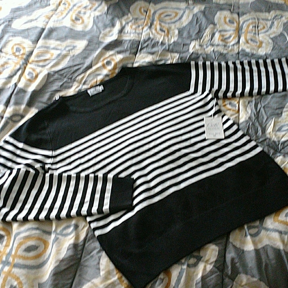 Sweater - Picture 3 of 5